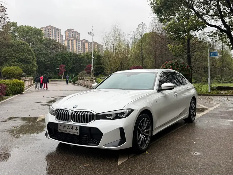 BMW 3-Series, 2023