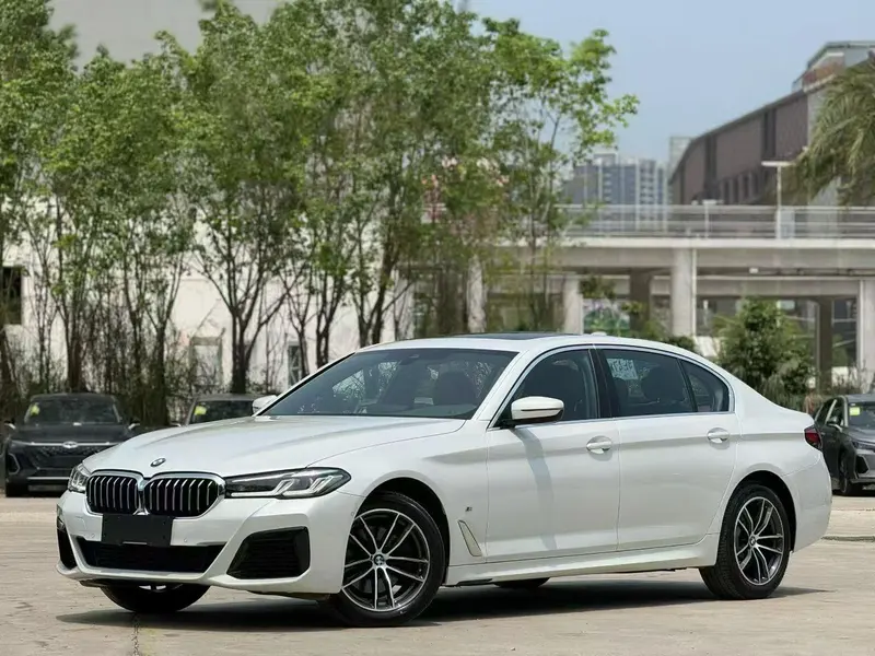 BMW 5-Series, 2022