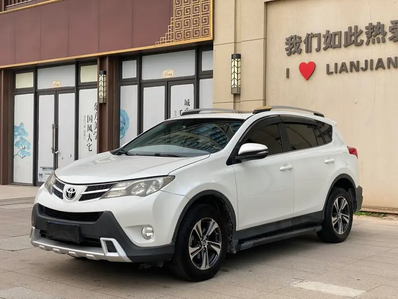 Toyota RAV4, 2015
