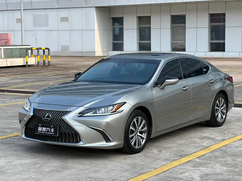 Lexus ES, 2018