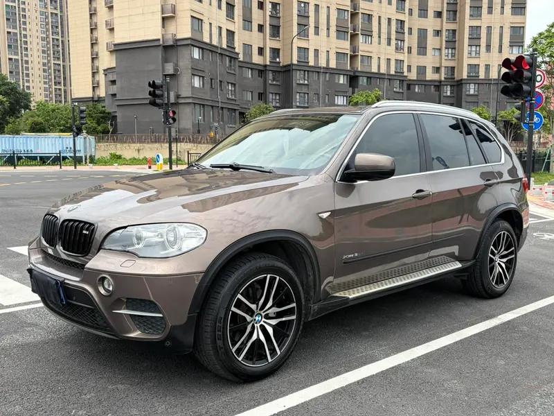 BMW X5 (Import), 2011