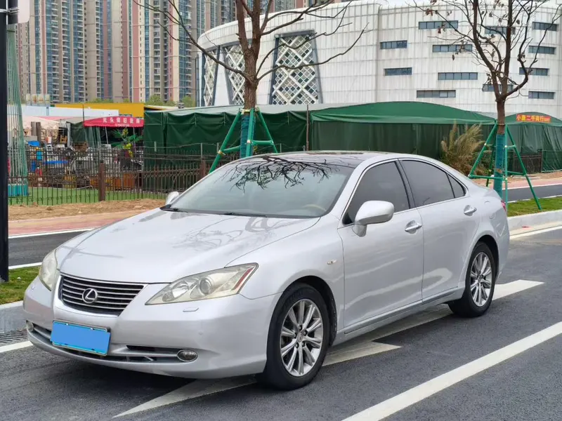 Lexus ES, 2010