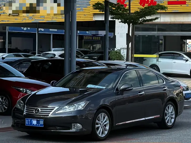 Lexus ES, 2010