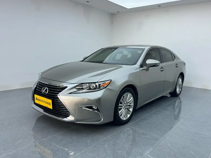 Lexus ES, 2015