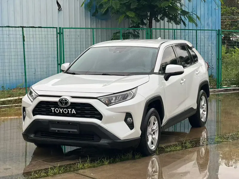 Toyota RAV4, 2023