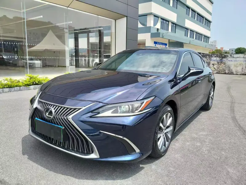 Lexus ES, 2020
