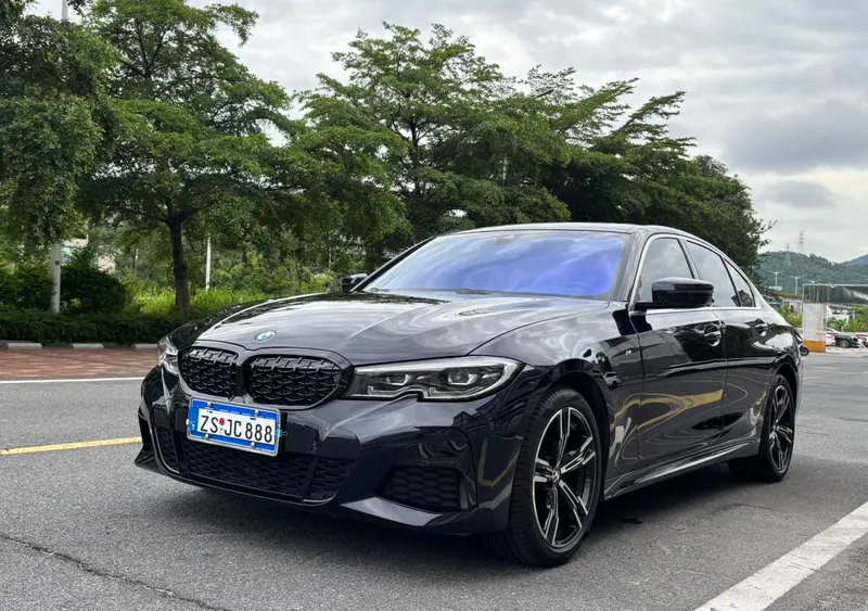 BMW 3-Series, 2022