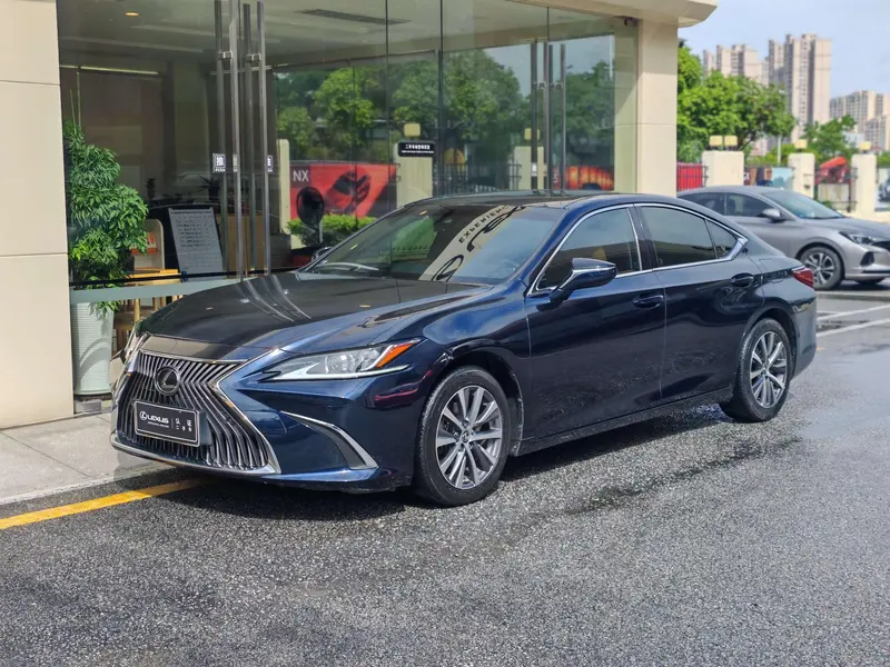 Lexus ES, 2020