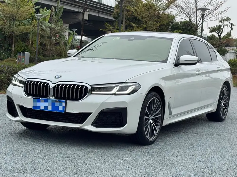BMW 5-Series, 2022