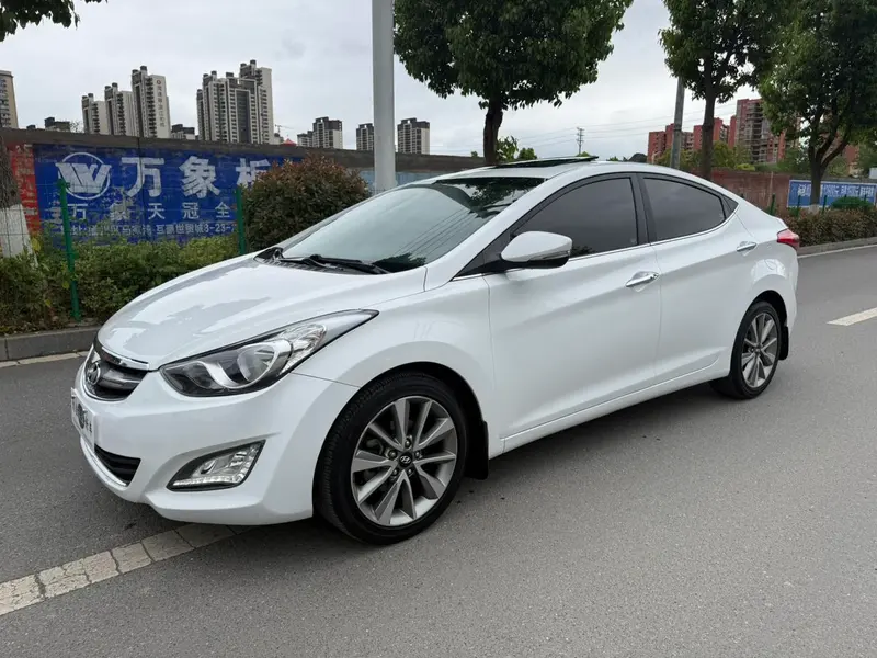 Hyundai Elantra Langdong, 2015
