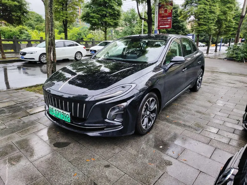 Hongqi E-QM5, 2023
