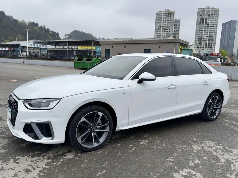 Audi A4L, 2022