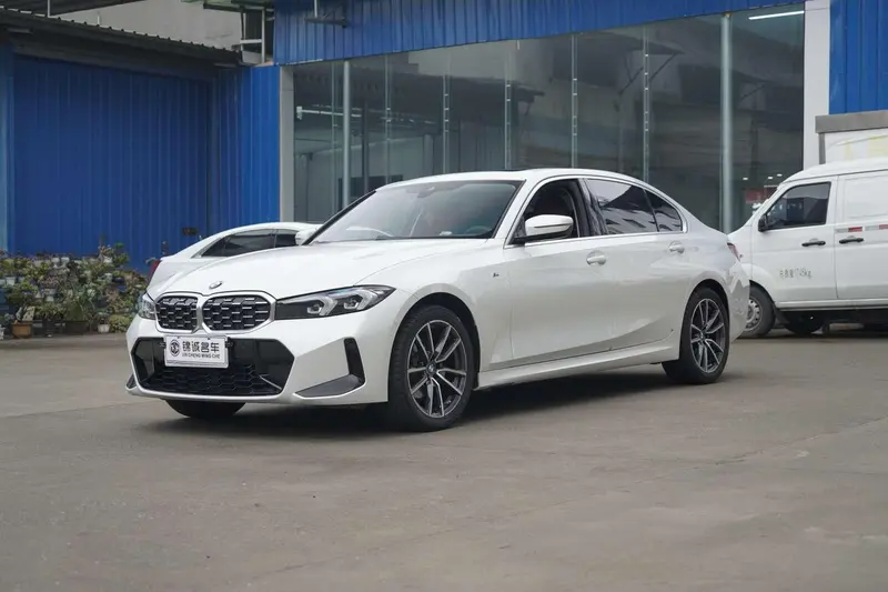 BMW 3-Series, 2023