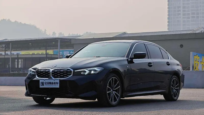BMW 3-Series, 2023