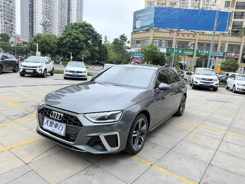Audi A4L, 2020