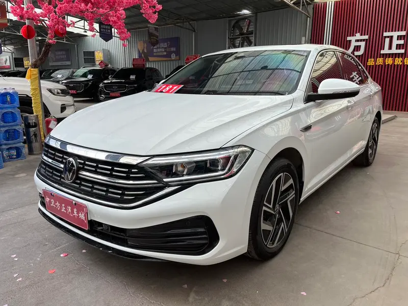 Volkswagen Sagitar, 2023