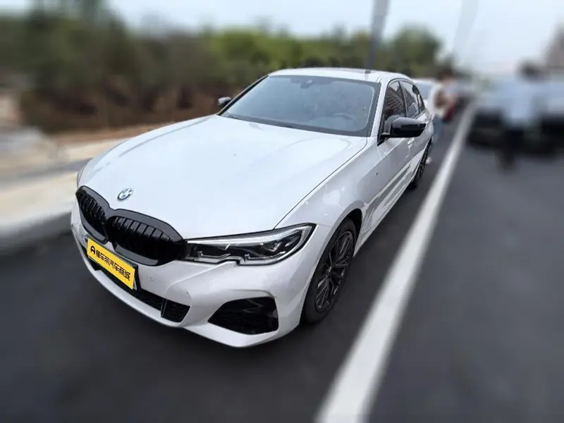 BMW 3-Series, 2022