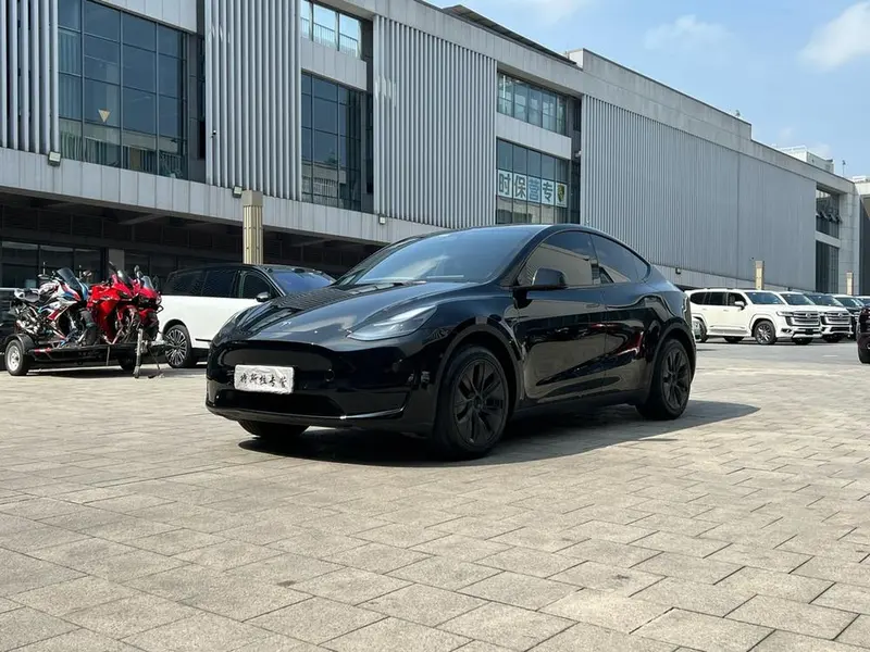 Tesla Model Y, 2023