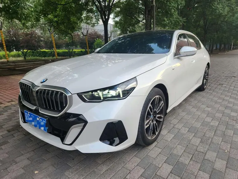 BMW 5-Series, 2024
