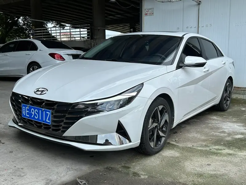 Hyundai Elantra, 2022