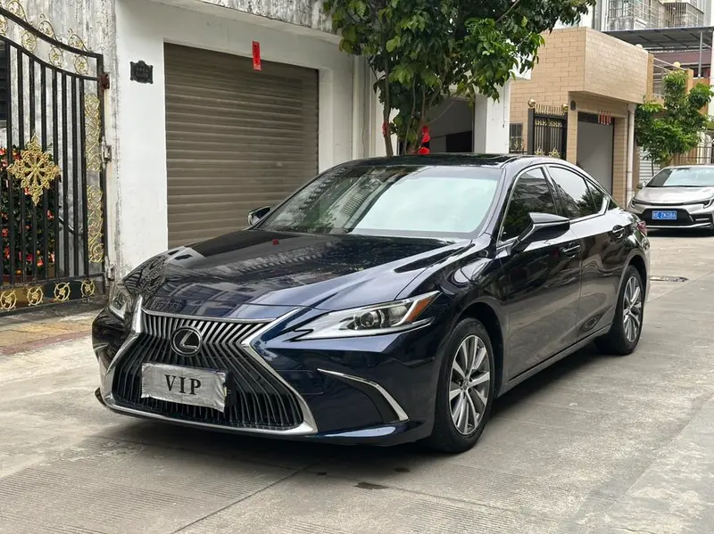Lexus ES, 2018