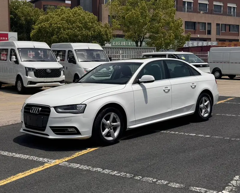 Audi A4L, 2013