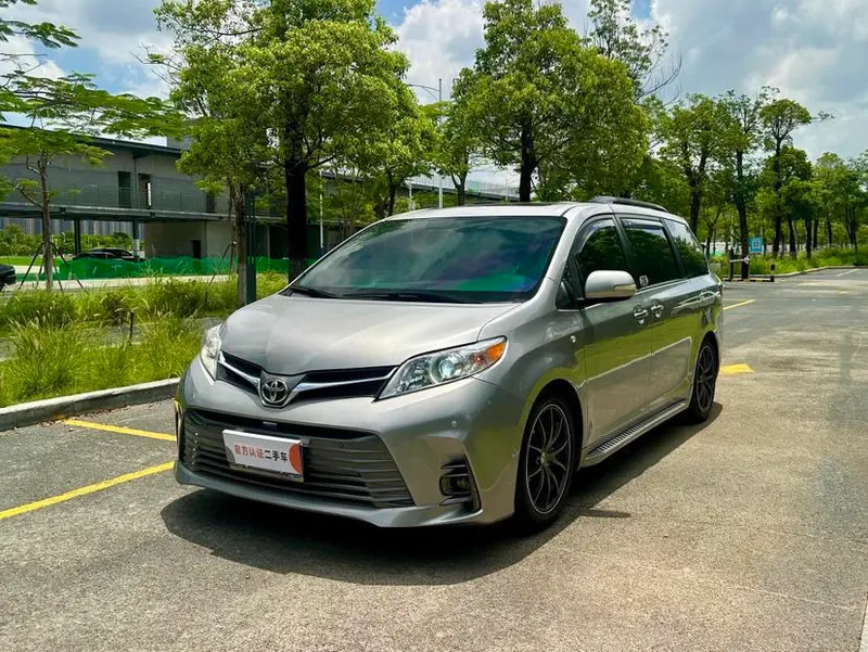 Toyota Sienna, 2018