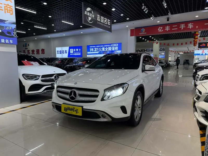 Mercedes-Benz GLA, 2015