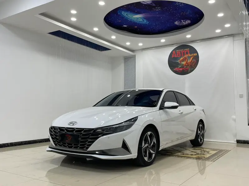 Hyundai Elantra, 2023