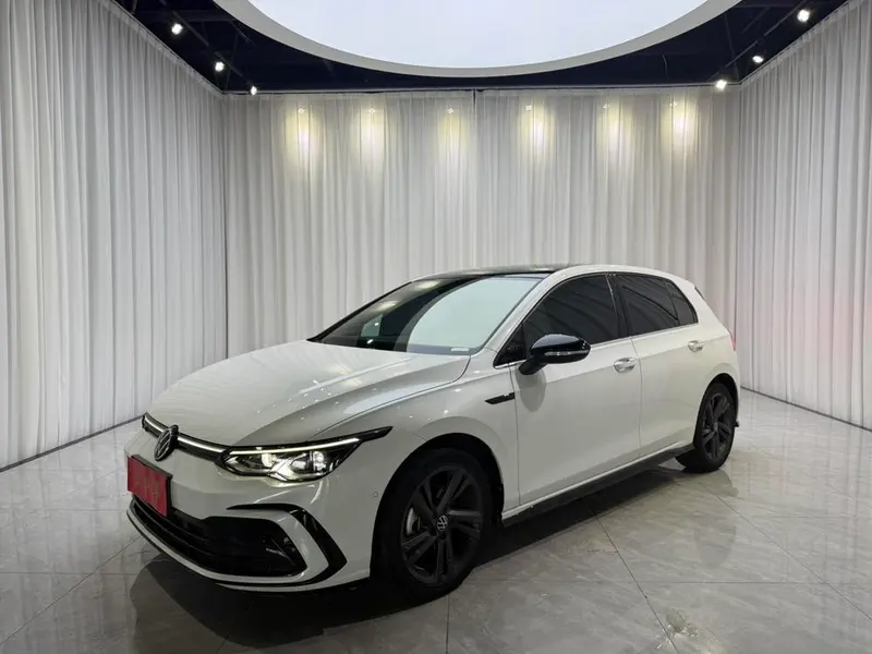 Volkswagen Golf, 2023