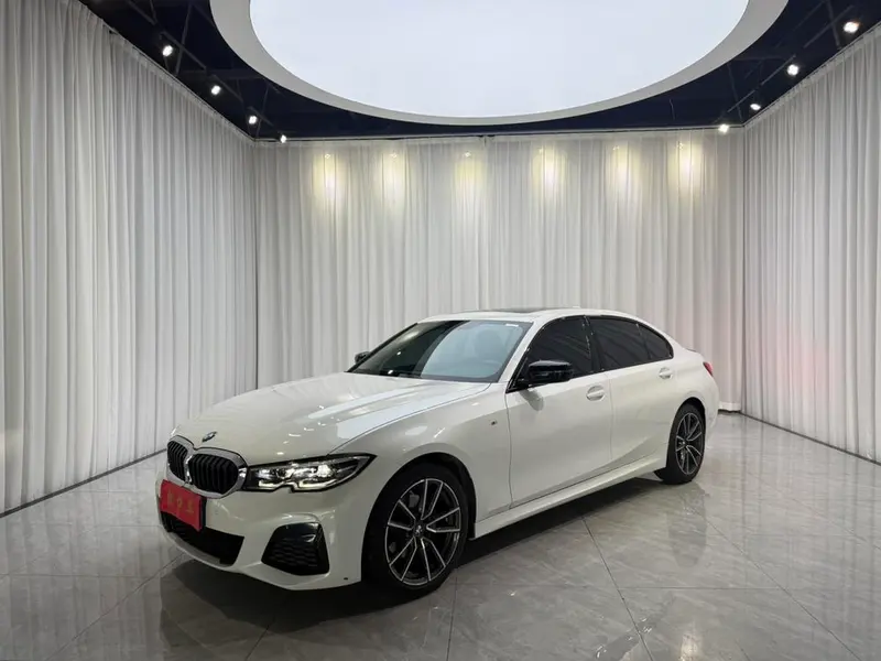 BMW 3-Series, 2022