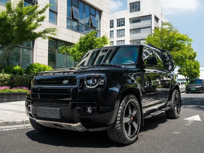 Land Rover Defender, 2024