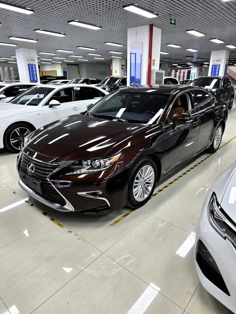 Lexus ES, 2017