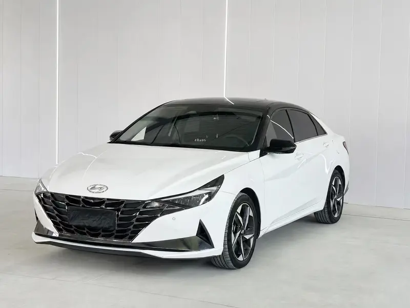 Hyundai Elantra, 2022