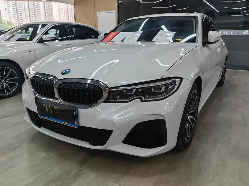 BMW 3-Series, 2022