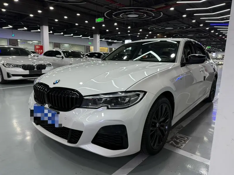 BMW 3-Series, 2022