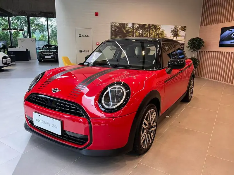 MINI MINI, 2025