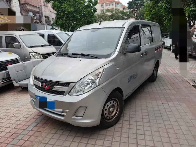 Wuling Rongguang V, 2016