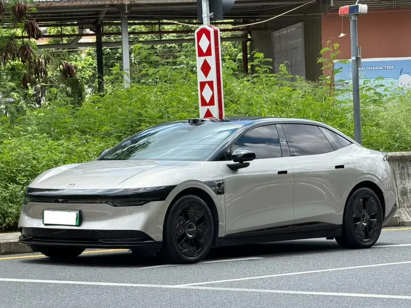 Zeekr 007, 2024