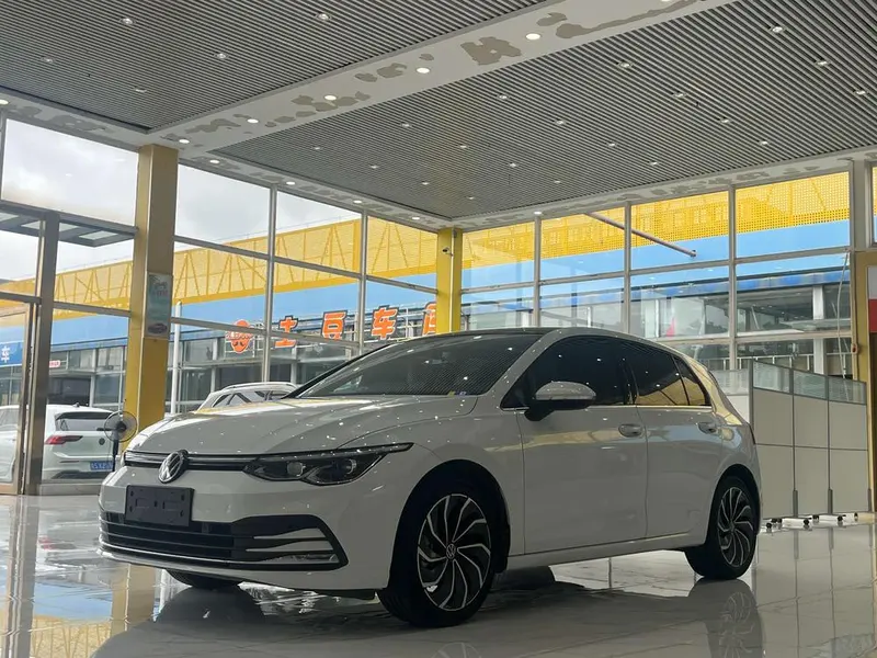 Volkswagen Golf, 2021