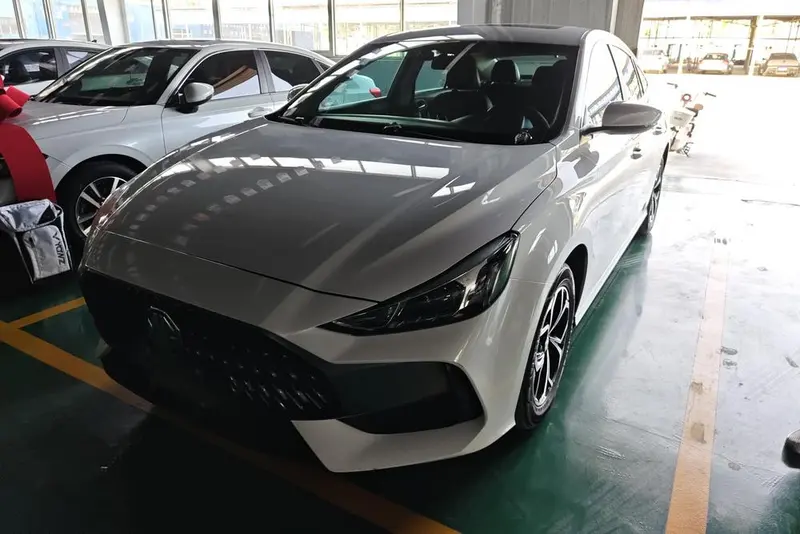 MG 5, 2022
