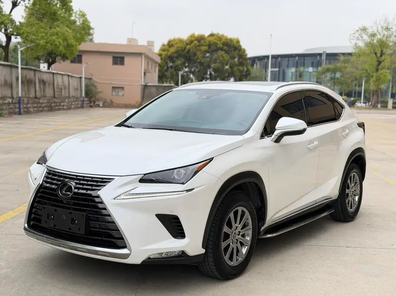 Lexus NX, 2020