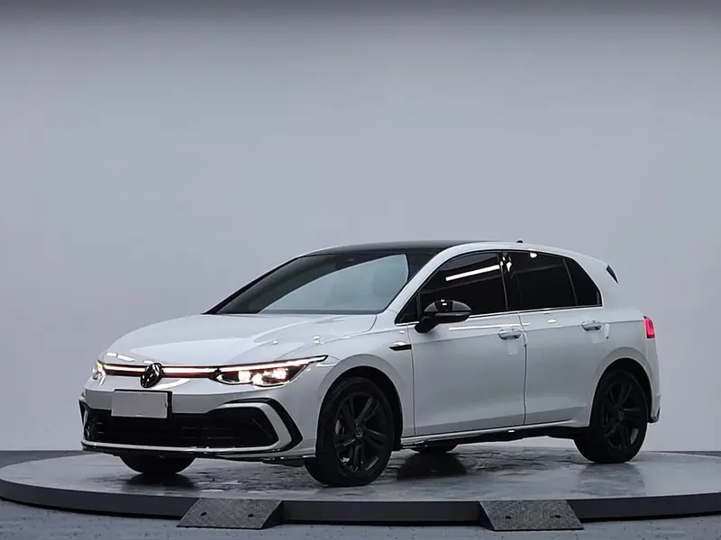 Volkswagen Golf, 2023