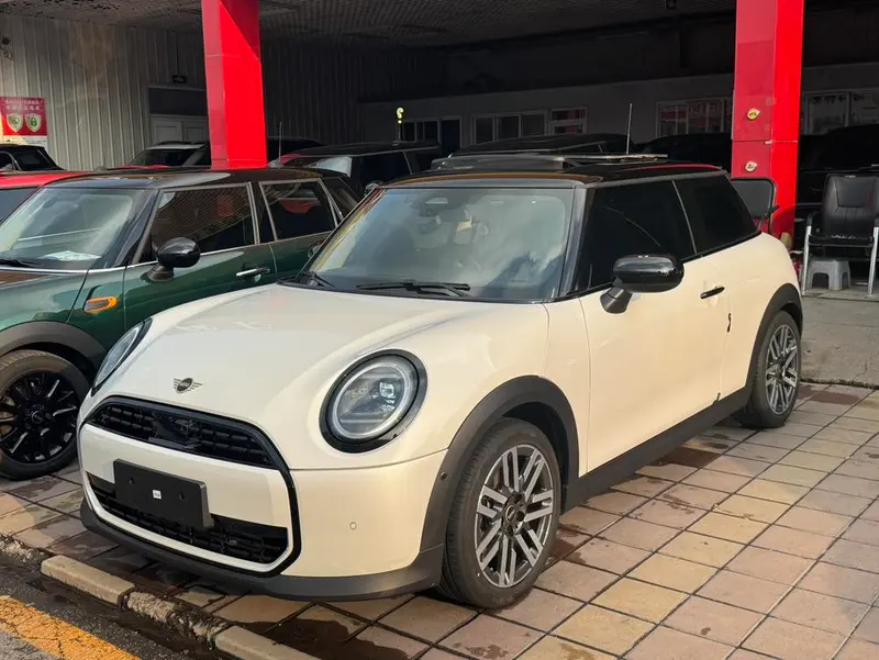MINI MINI, 2025