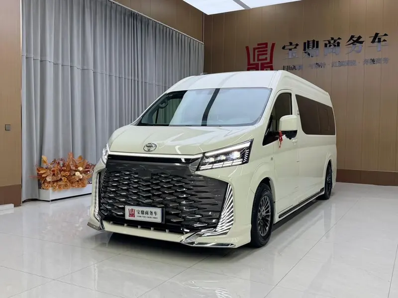 Toyota Hiace, 2025