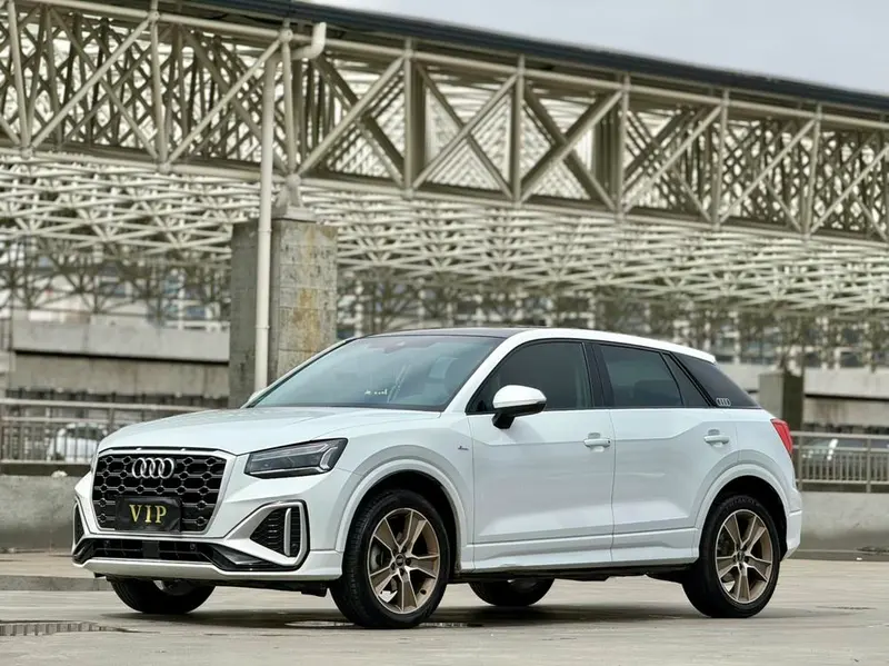Audi Q2L, 2022