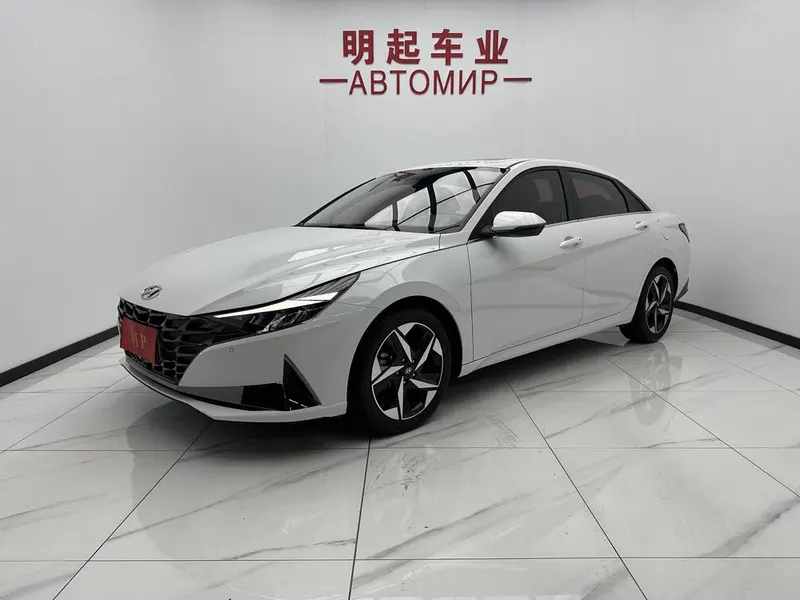 Hyundai Elantra, 2022