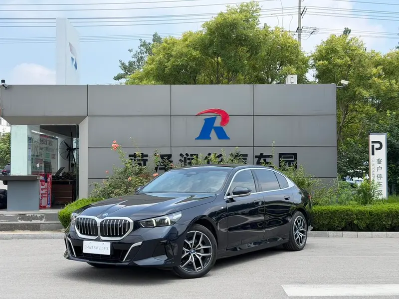 BMW i5, 2025