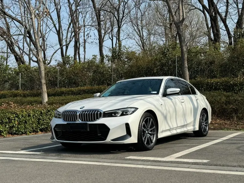 BMW 3-Series, 2023