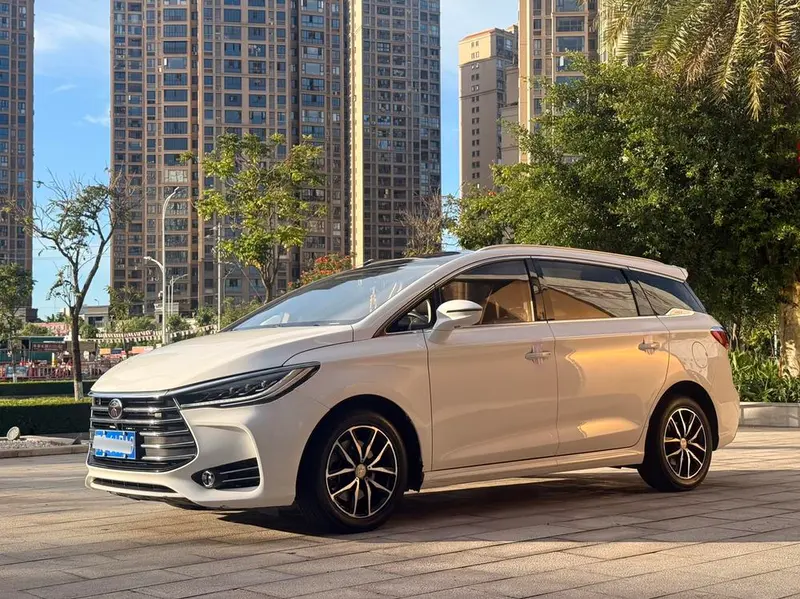 BYD Song MAX, 2017